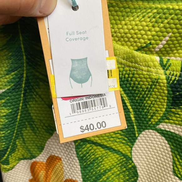 Kona Sol Swimsuit 1 Pc. Pique Tropical Print Molded Cups Removable Strap Size M - Picture 14 of 16